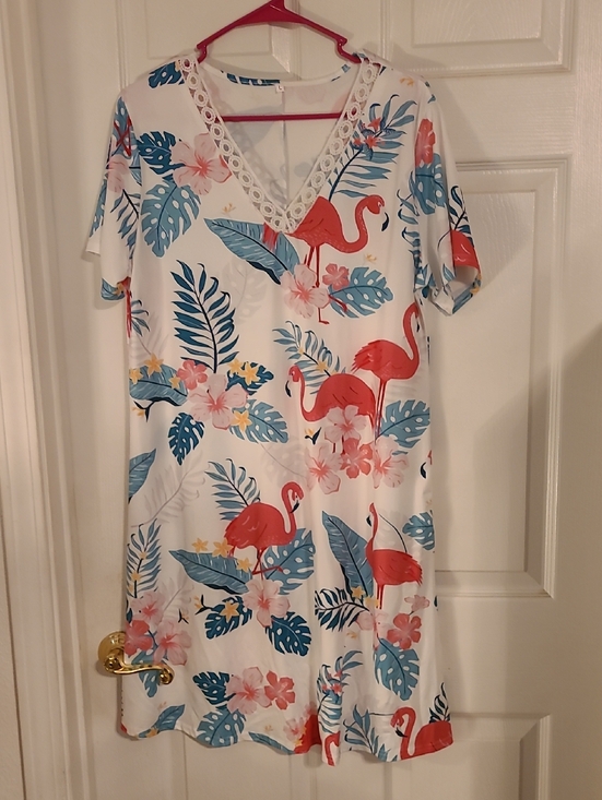 Dresses & Skirts - Women’s Tropical Flamingo V-Neck Dress - White with Coral Flamingo Print